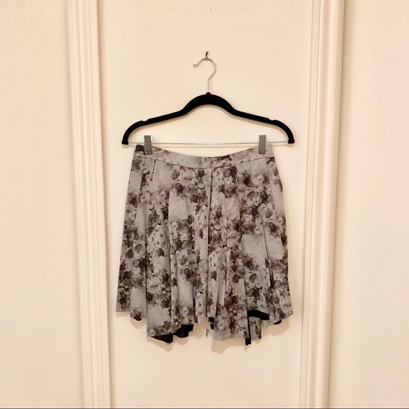 Black and White Edgy Skirt - Picture 3 of 5